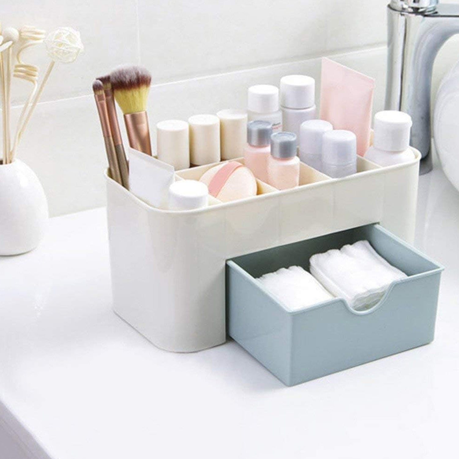 0360B Cutlery Box Used for storing makeup Equipments and kits used by Womens and ladies. DeoDap 0360B Cutlery Box Used for storing makeup Equipments and kits used by Womens and ladies. DeoDap